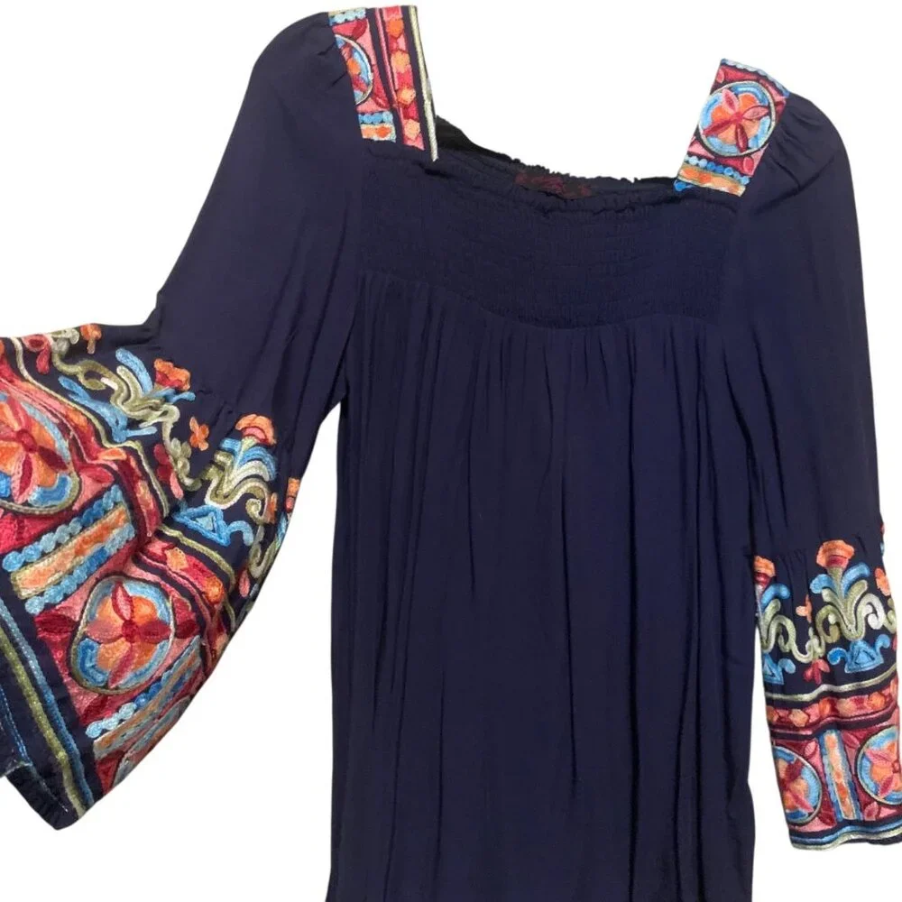 Cowgirl Legend Women’s Tunic Blue Turquoise Beads Embroidered‎ Peasant Blouse.